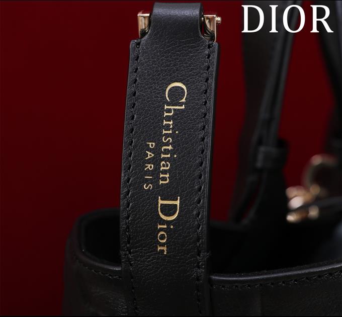 2025228Y 850P182146815